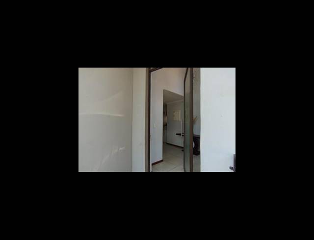 6 BEDROOM HOUSE FOR SALE IN MIDSTREAM ESTATE